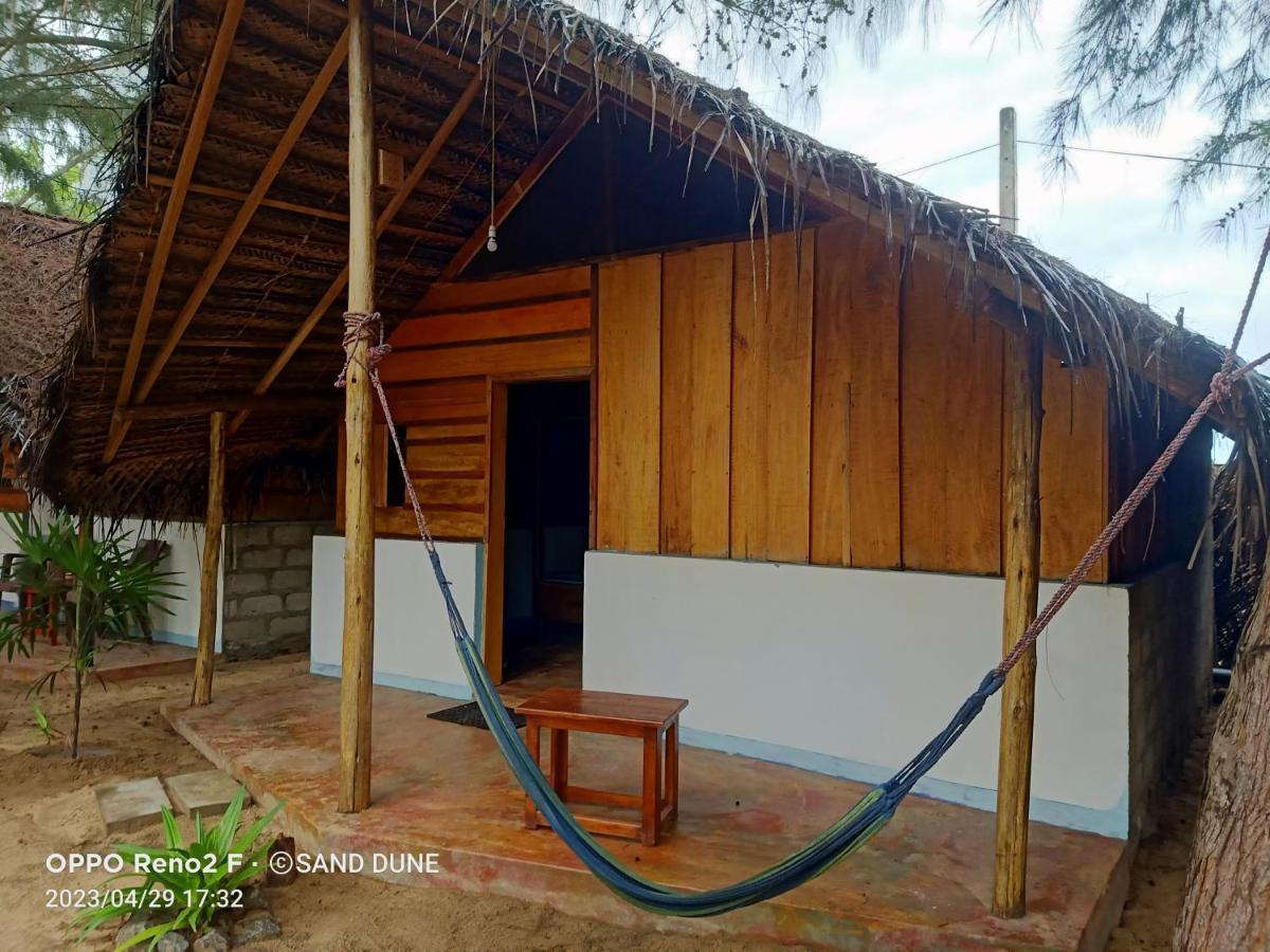 Sand Dune Beach Resort & Surf Camp Vịnh Arugam Ngoại thất bức ảnh