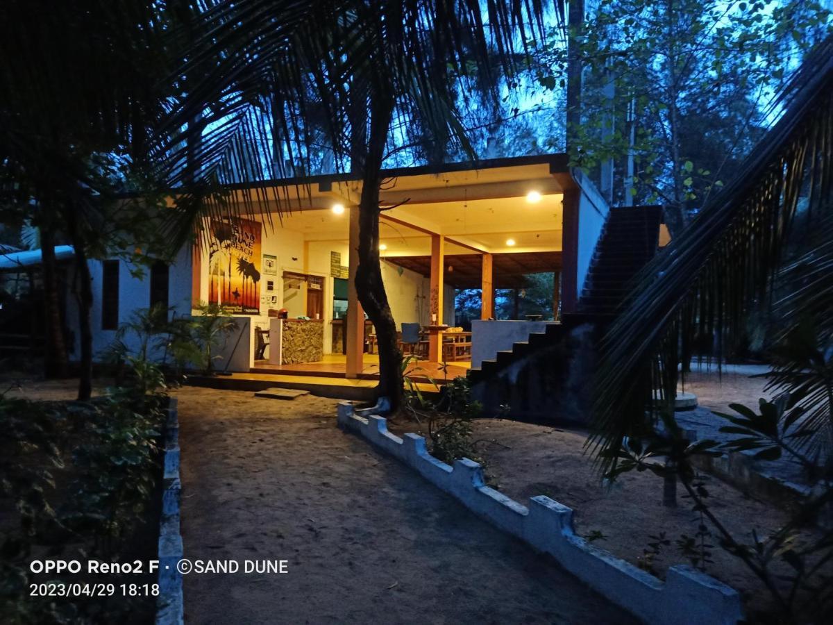 Sand Dune Beach Resort & Surf Camp Vịnh Arugam Ngoại thất bức ảnh