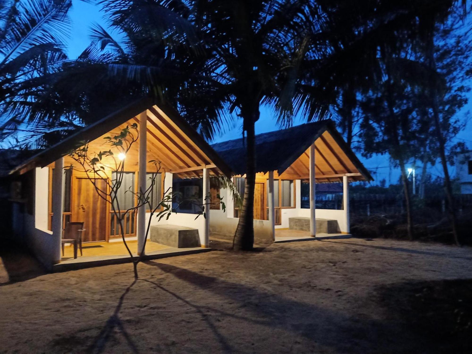 Sand Dune Beach Resort & Surf Camp Vịnh Arugam Ngoại thất bức ảnh