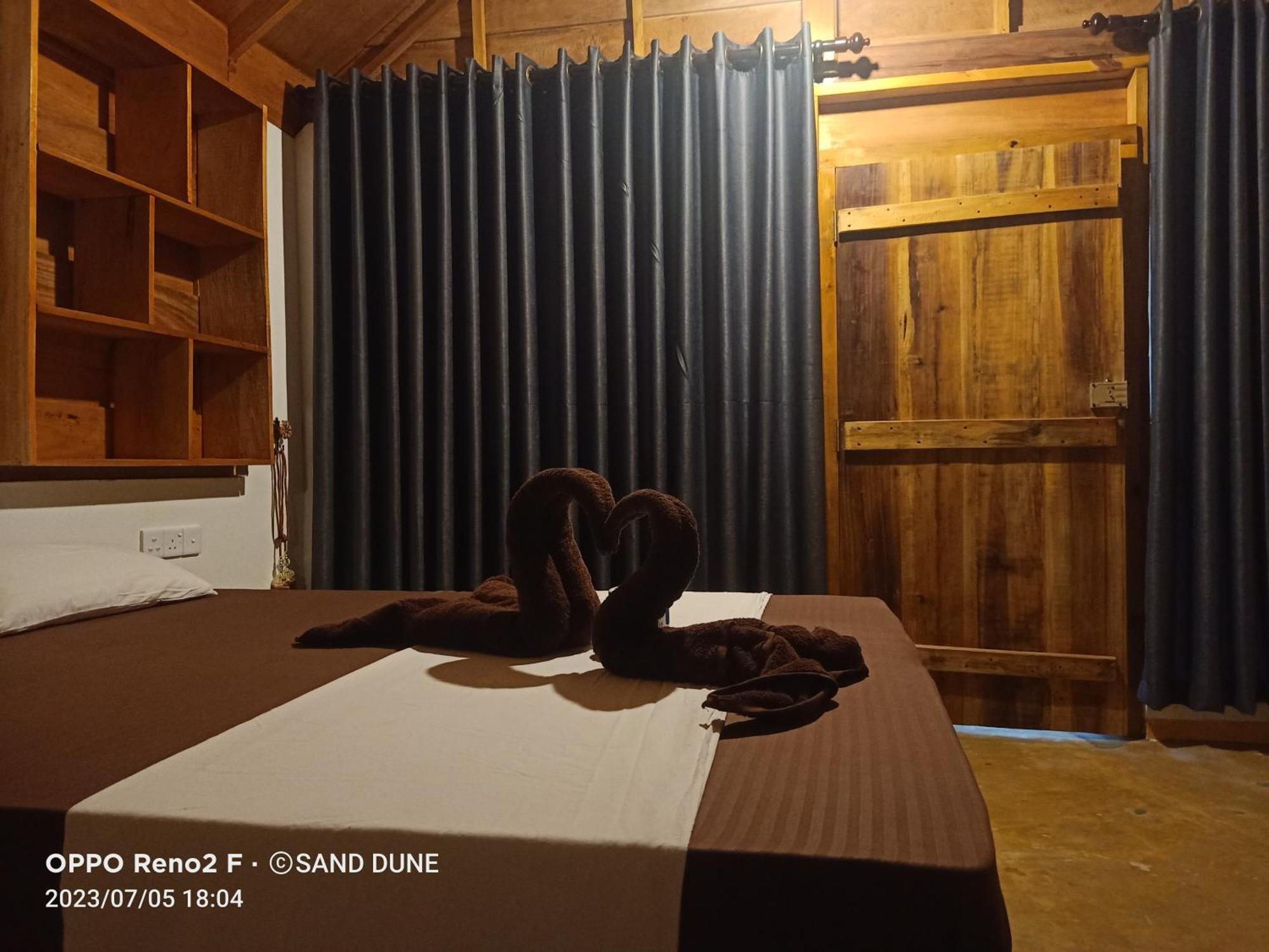 Sand Dune Beach Resort & Surf Camp Vịnh Arugam Ngoại thất bức ảnh