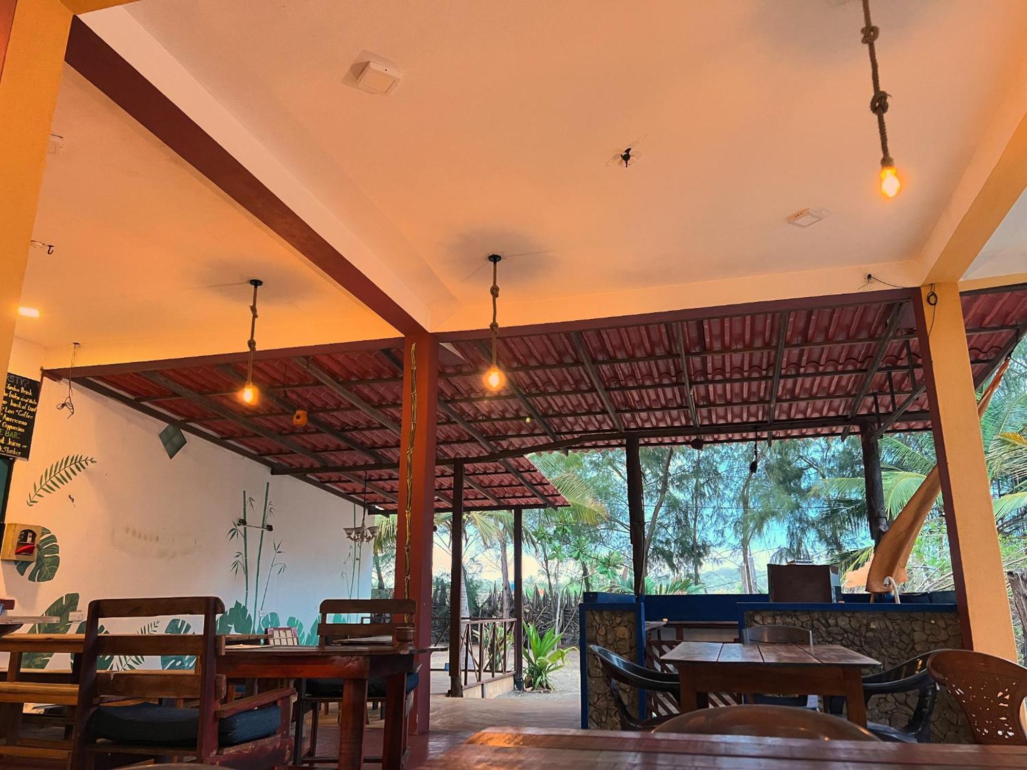 Sand Dune Beach Resort & Surf Camp Vịnh Arugam Ngoại thất bức ảnh