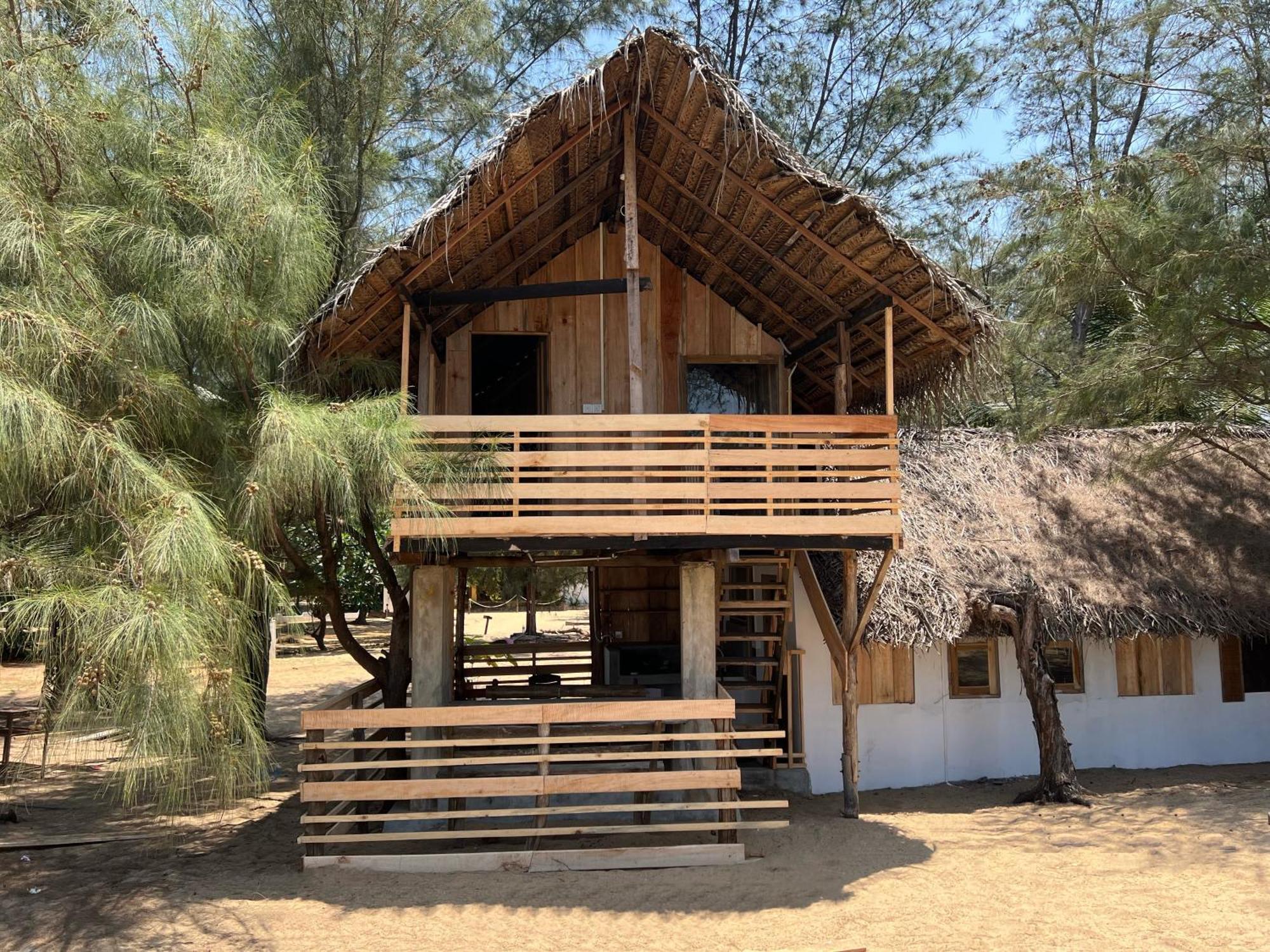 Sand Dune Beach Resort & Surf Camp Vịnh Arugam Ngoại thất bức ảnh
